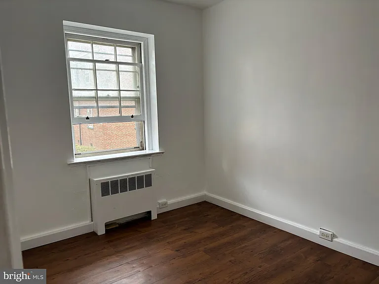 676 Perth Pl #B — Photo 17