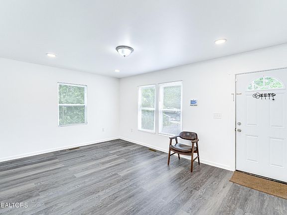5th image of 2629 Wilson Ave