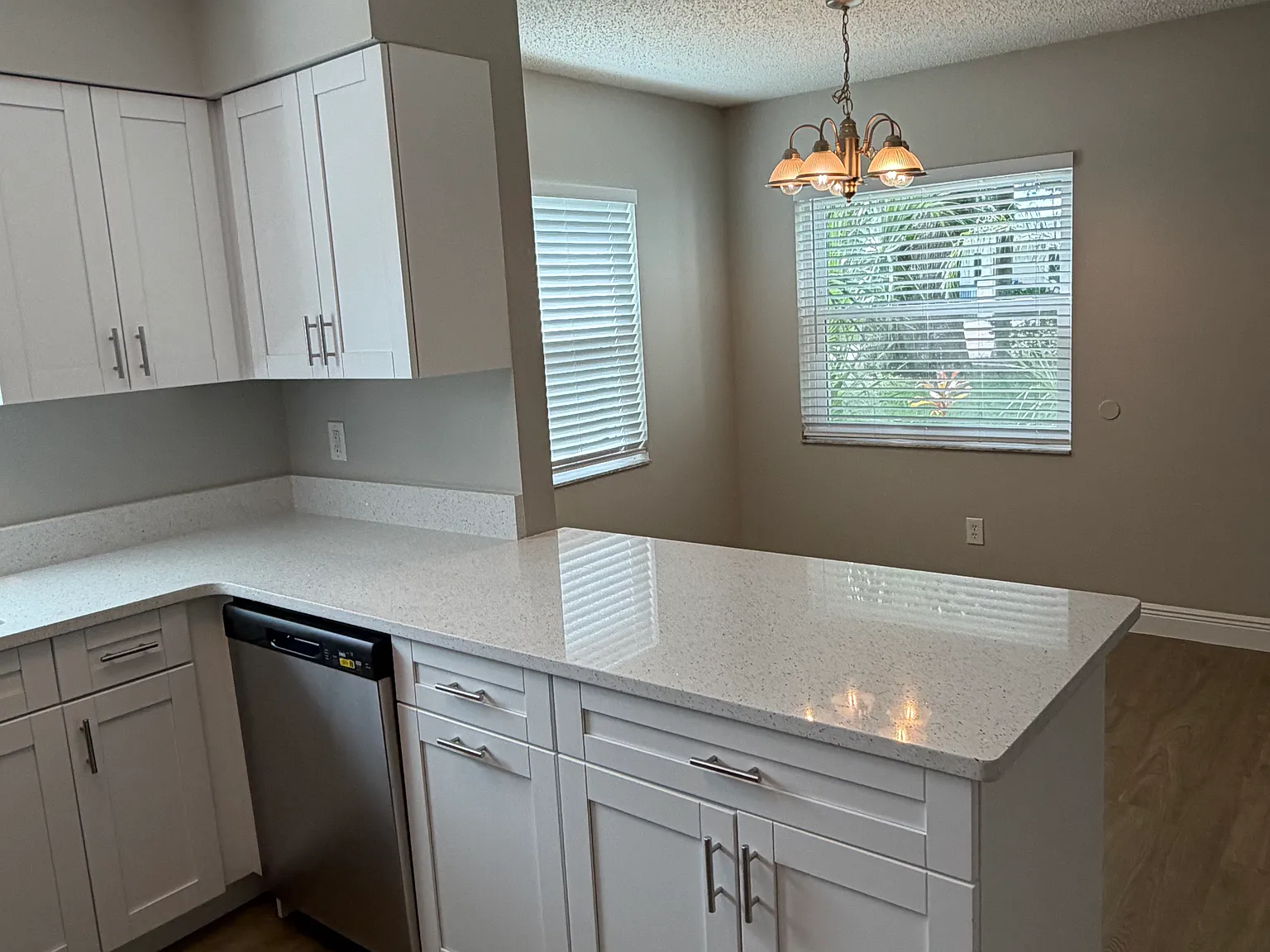 1014 W Baker St — Photo 4