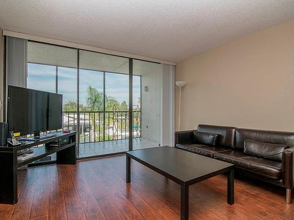 4th image of 1000 Cove Cay Dr Unit 3A