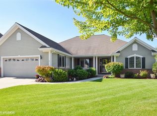 403 Bobolink Ave, Grafton, WI 53024