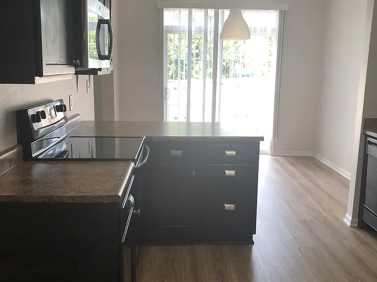 2424 Boyer Ln — Photo 4