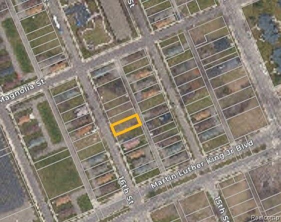 2nd image of 3560 16th St