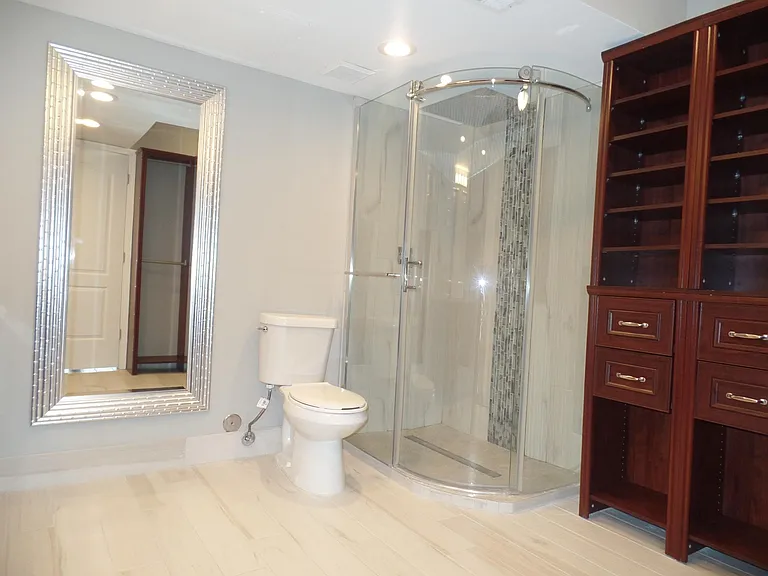 2851 N Oakland Forest Dr #111 — Photo 6