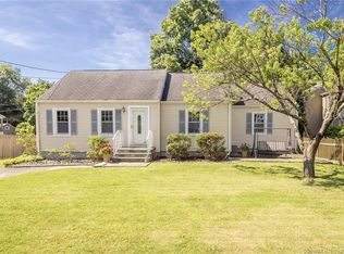 26 Pine Hill Ter, Stamford, CT 06903