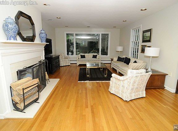 3rd image of 920 Olentangy Rd