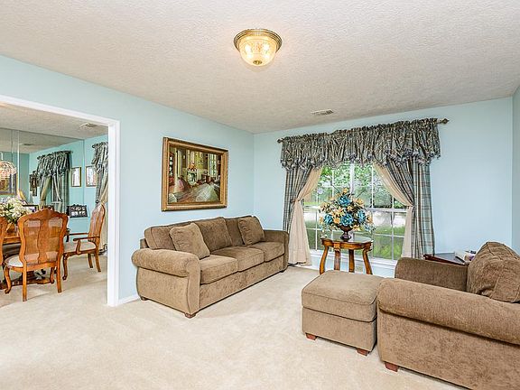 3rd image of 2913 Sugar Wood Dr