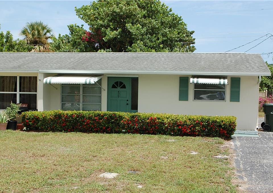 1st image of 439 SE Parkway Dr