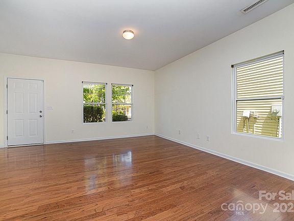 3rd image of 15619 Lakepoint Forest Dr