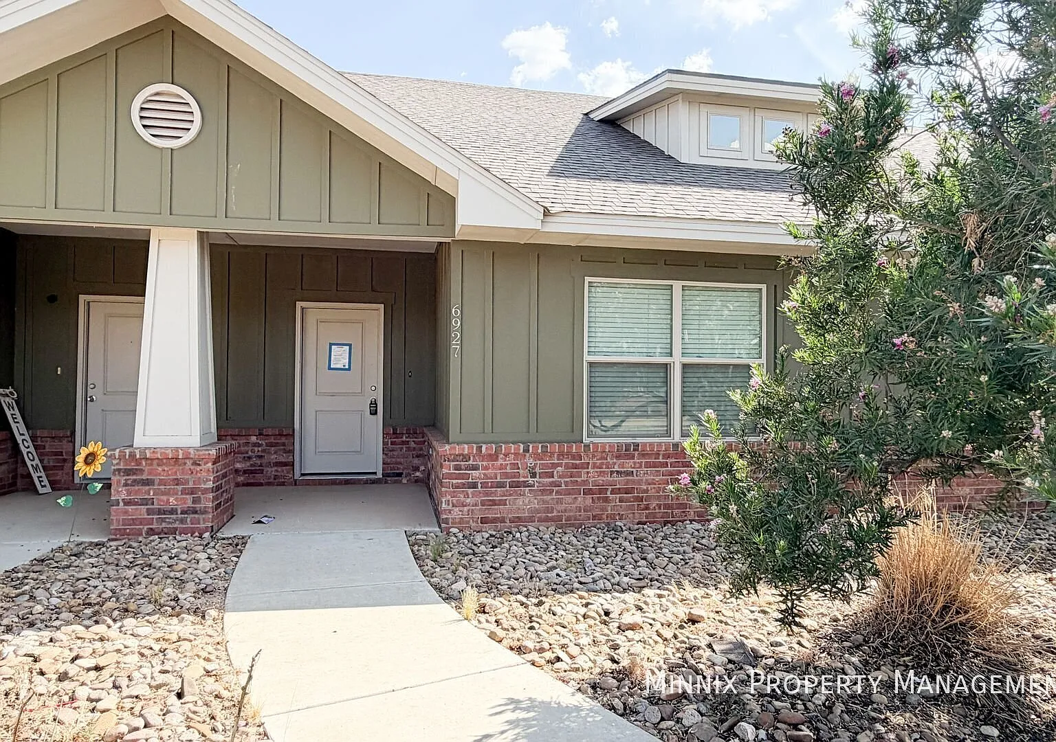 Lubbock, TX| Frenship ISD| Free 75 inch TV |3 bedroom 2 bathroom house for Rent| 6927 20th St. — Photo 1