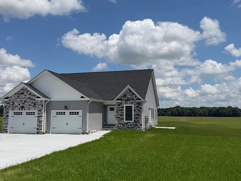 1695 Carroll Gentry Rd — Photo 1