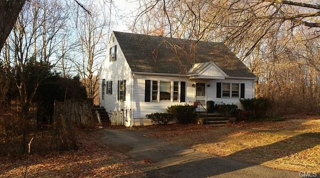 2nd image of 19 Ledgemere Dr