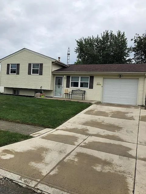 1020 Plantation Dr photo 1