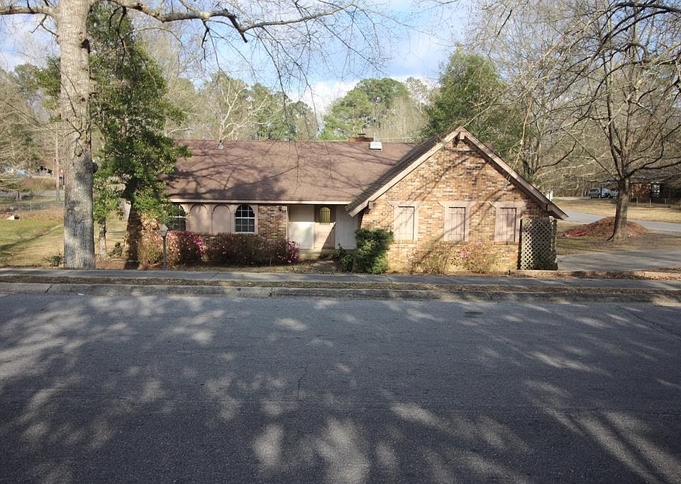 1st image of 3 Brookwood Dr
