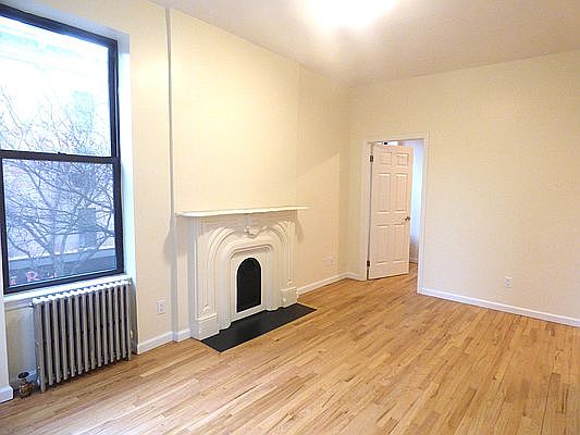 3rd image of 300 E 82nd St APT 3W