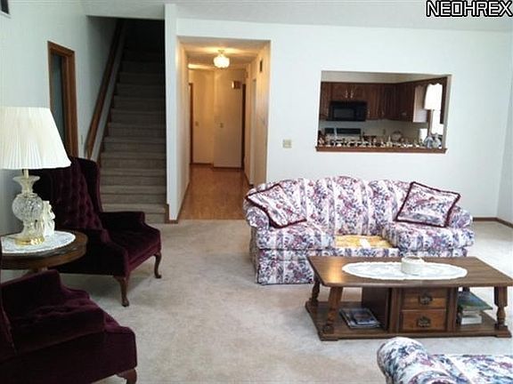2nd image of 304 Golf Dr