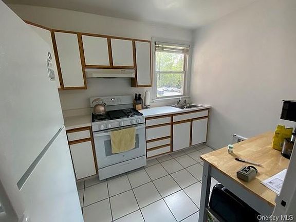 5th image of 2 Burbank St APT 1A