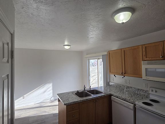5th image of 834 Saturn Ave Unit 1