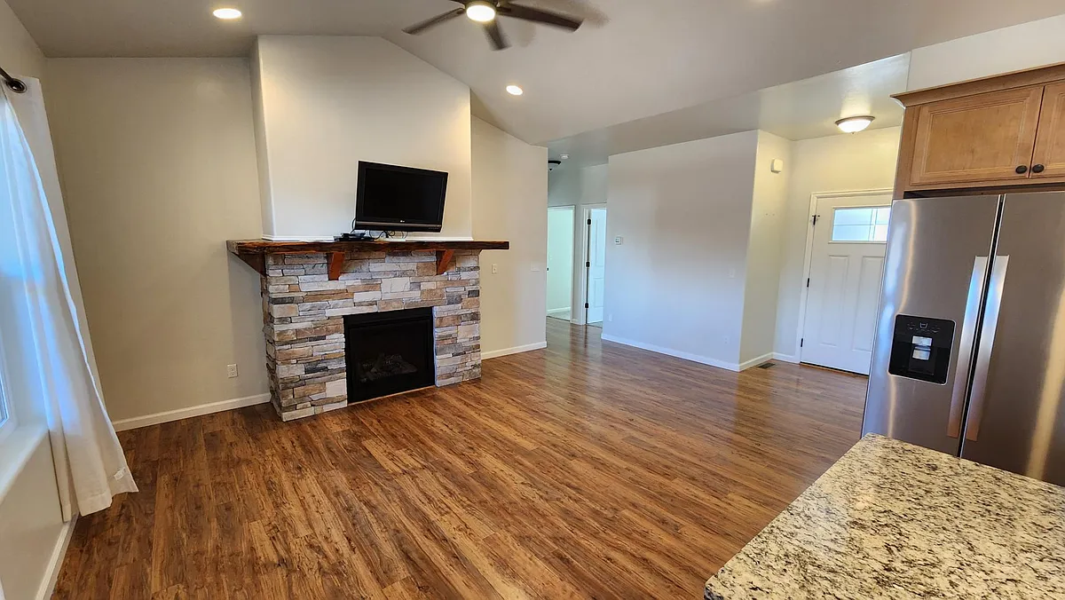 Building Photo - 1226 Owl Creek Ave
