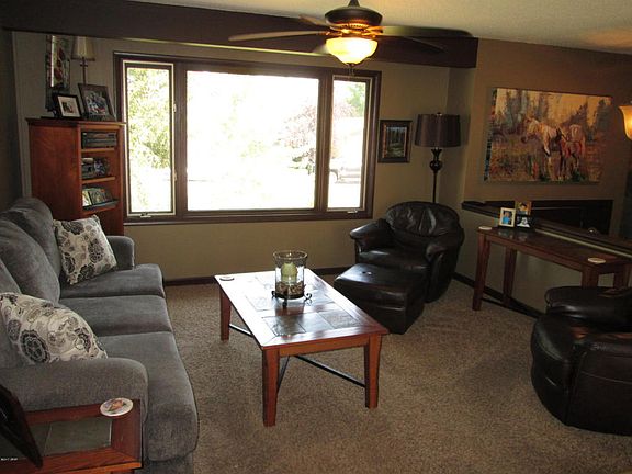 5th image of 902 Anita Dr