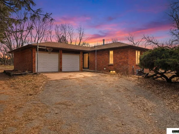 1606 N 4th Rd, Eagle, NE 68347