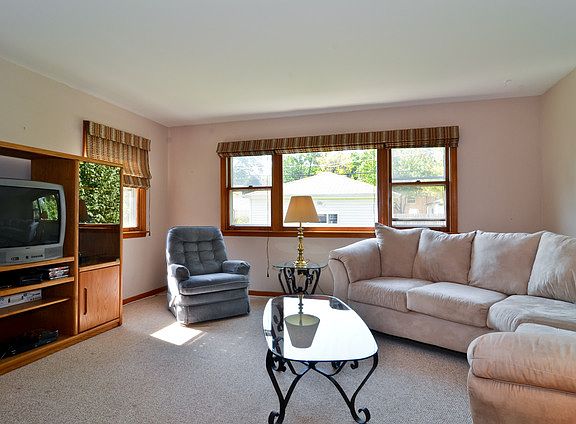 5th image of 8314 N Lawndale Ave