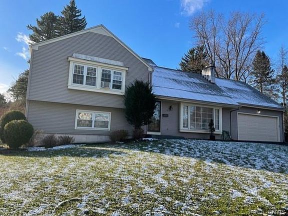 3rd image of 1 Woodberry Ln