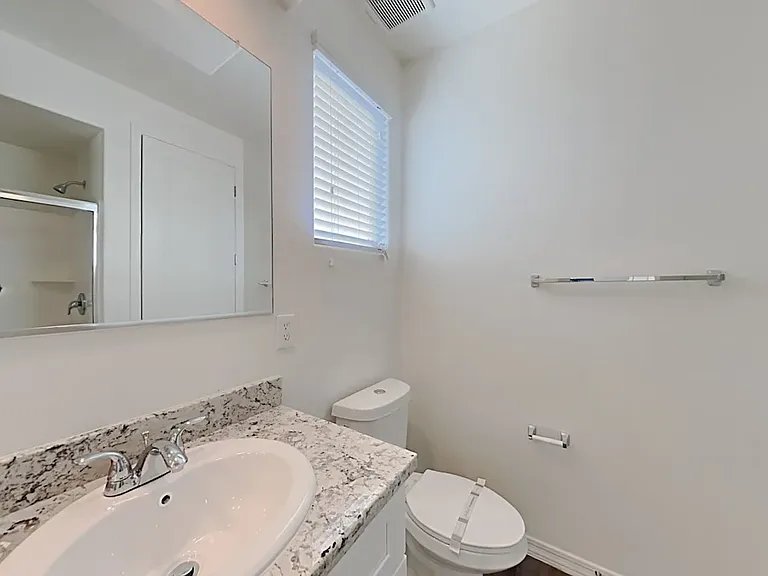 20515 W Buchanan St — Photo 4