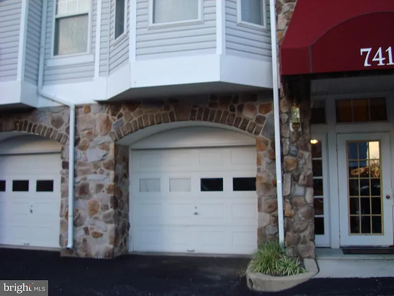7418 Hindon Cir #B1203 — Photo 2
