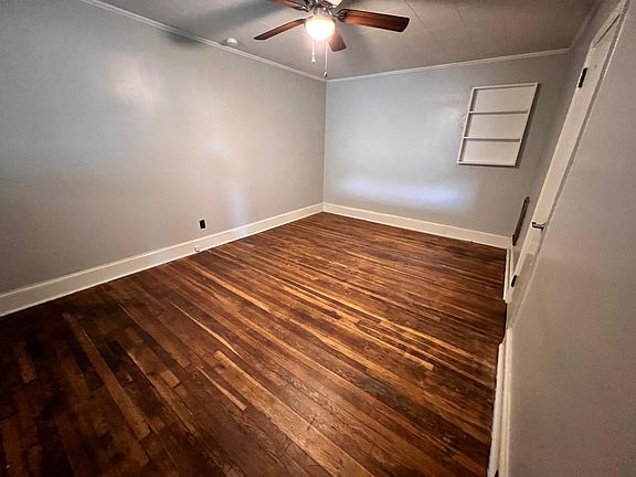 5th image of 512 W E St APT 3