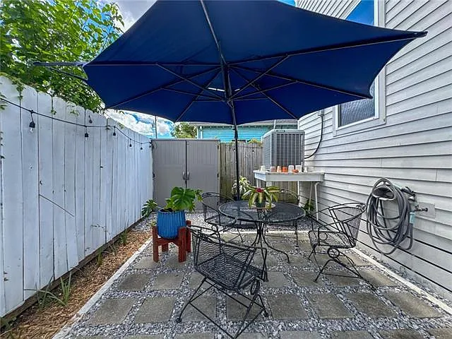 2308 N Johnson St — Photo 3