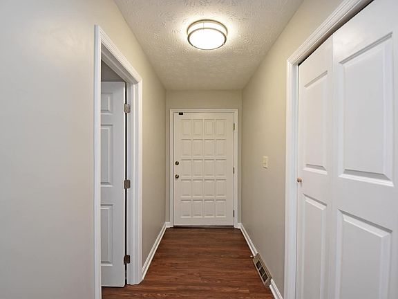 3rd image of 7546 Bonnie Dr