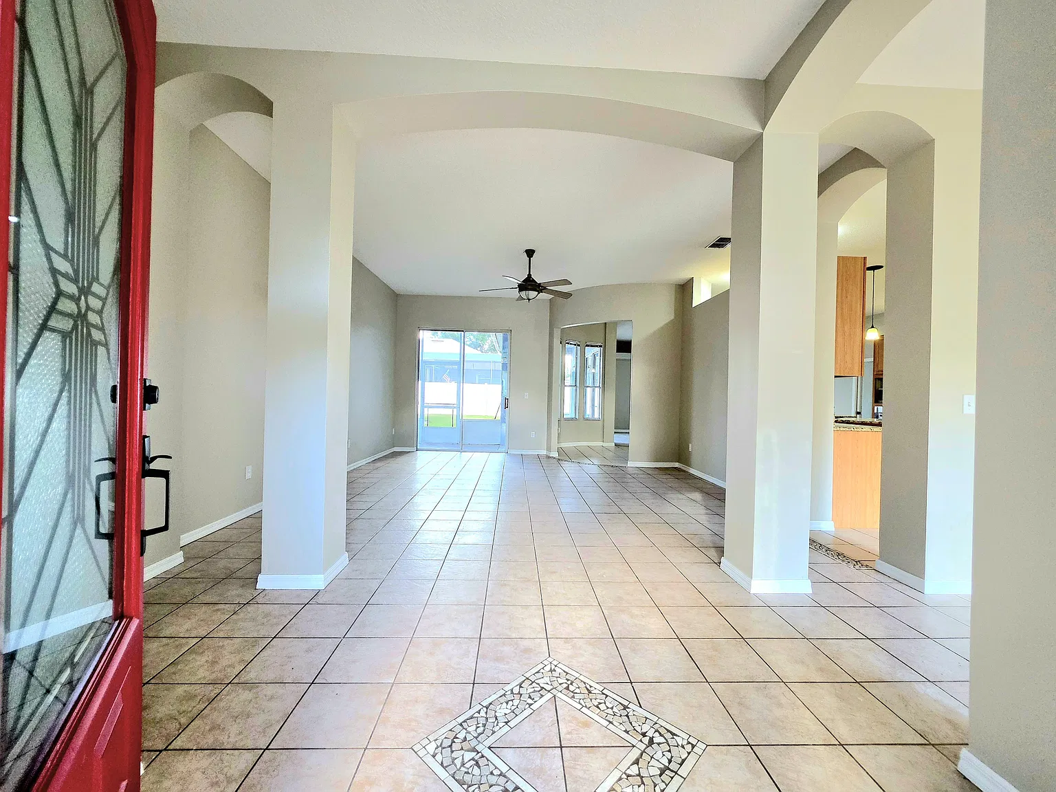 4 bed, 2549 sqft, $2,300 — Photo 2