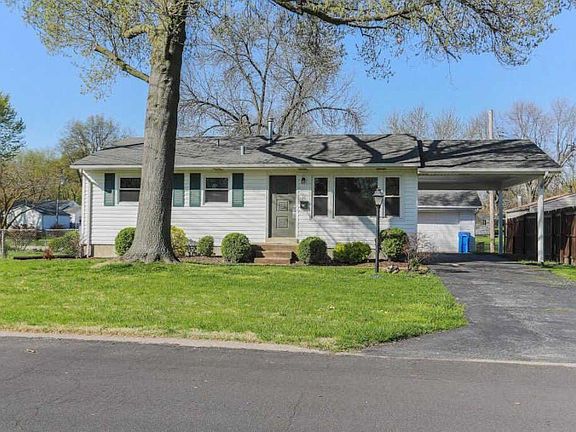 2nd image of 30 Saint Albert Ln