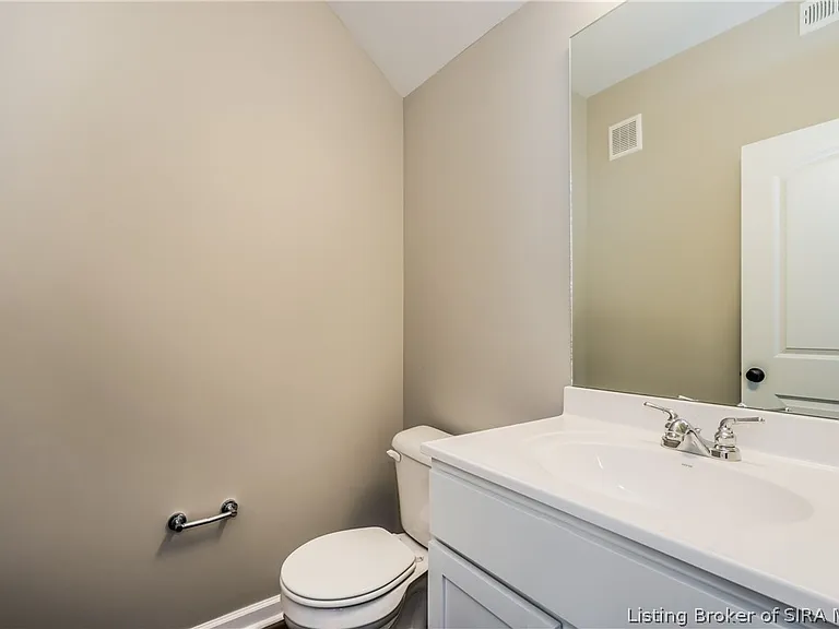 2063 N Sarah Dr — Photo 13