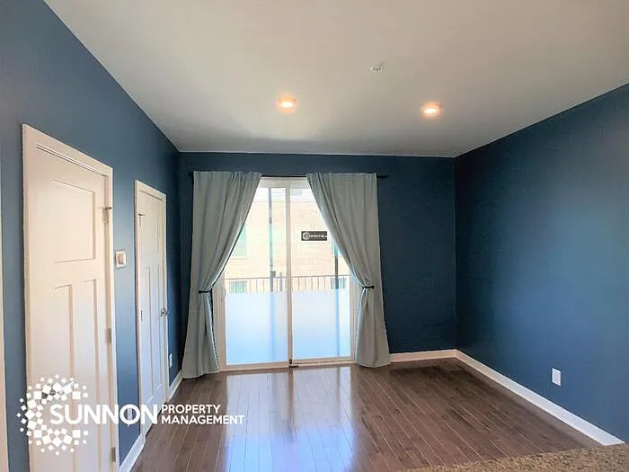 3 bed, 3.5 bath, 1850 sqft, $3,700 — Photo 3