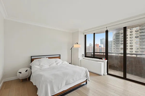 Rented by Corcoran | media 14