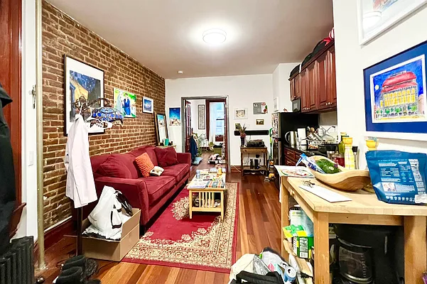 Rented by Bond New York | media 8