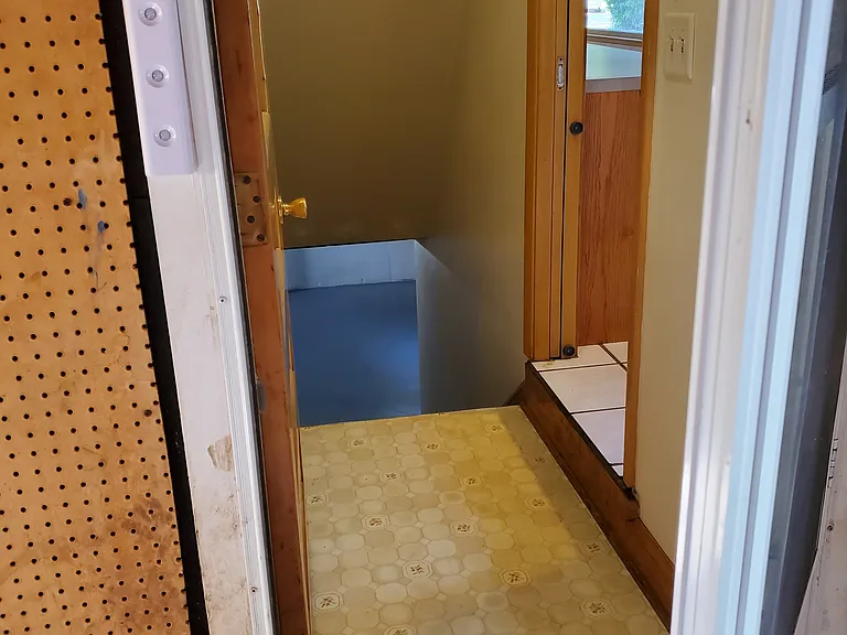 1163 Higgins Ave — Photo 10