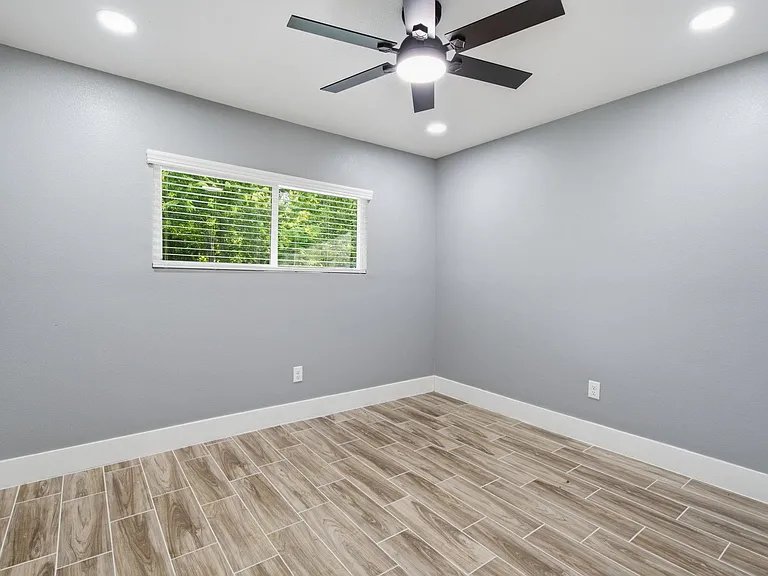 3031 Sunnydale Dr — Photo 12