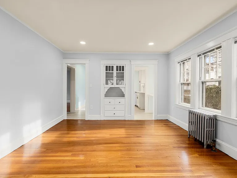 18 Acorn St — Photo 1