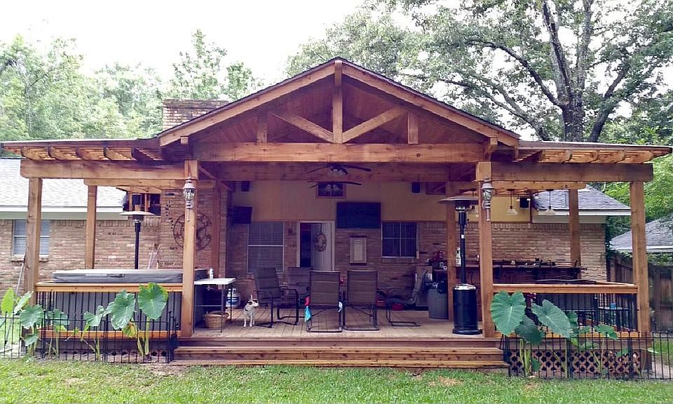 500 sf back porch w/kitchen
