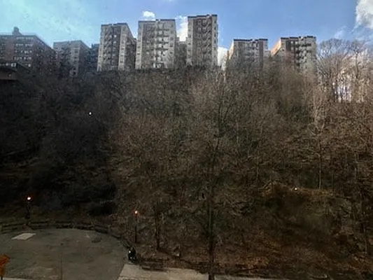 Rented by Sovereign Associates | media 21