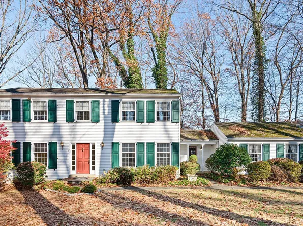 1015 Woodview Ln, West Chester, PA 19380