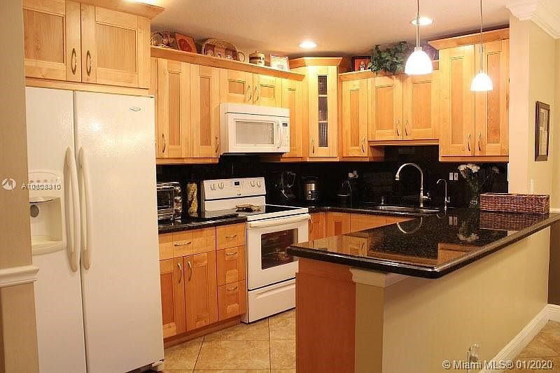 1st image of 4126 NW 88th Ave APT 202