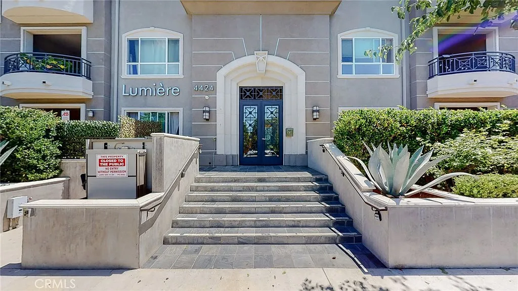 2 bed, 1370 sqft, $3,950 — Photo 1