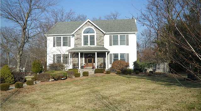 1st image of 74 Winchester Dr
