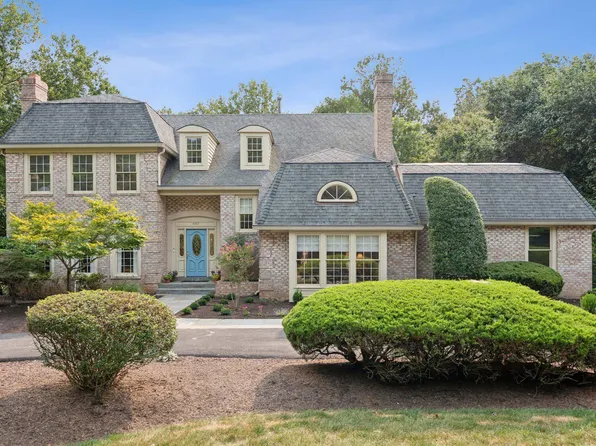 9217 Vendome Dr, Bethesda, MD 20817