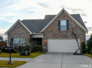636 Bristlecone Pine Dr, Fuquay Varina, NC 27526