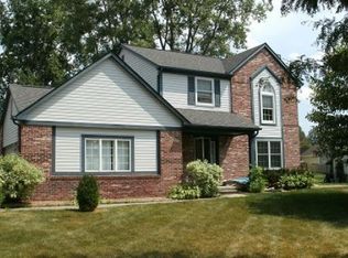 4208 Berryhill Ct, Waterford, MI